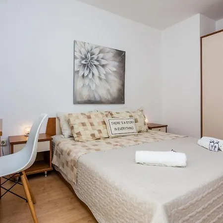 Vucetic Apartment Vir